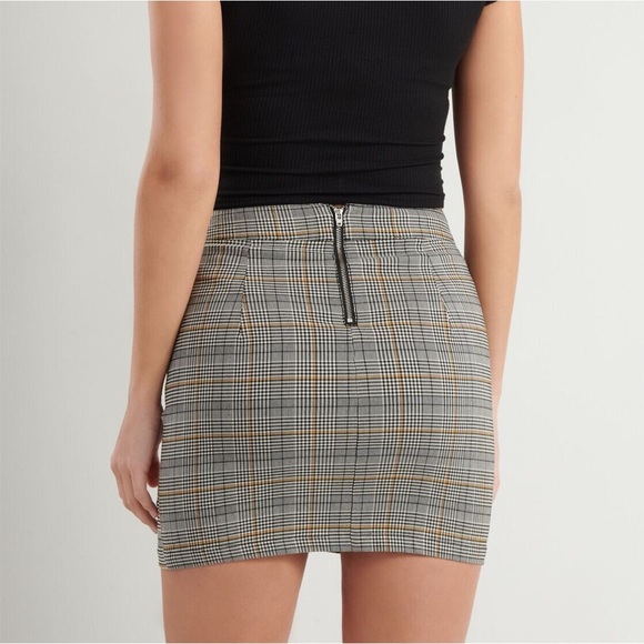 Garage “As If” Plaid Mini Skirt | Size XS - Picture 5 of 12